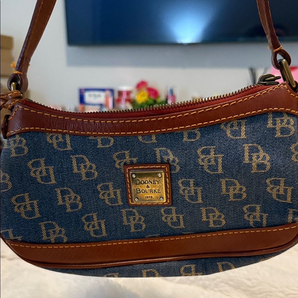 Dooney & Bourke shoulder Bag